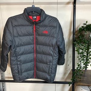 The North Face youth Boys 550 Down Fill puffer Jacket Large 14/16